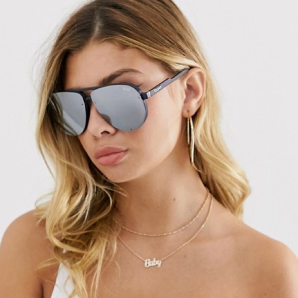 Quay Tricky Sunglasses (Navy/Silver)